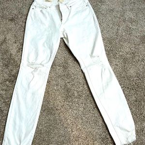 NWOT Universal Thread white jeans size small